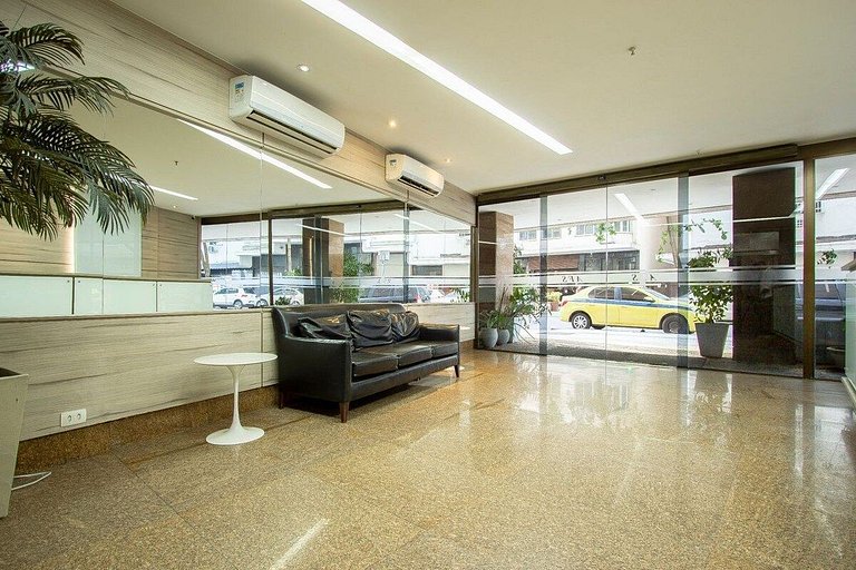 Flat Praia de Copacabana - Varanda Vista Mar e Garagem - Pé